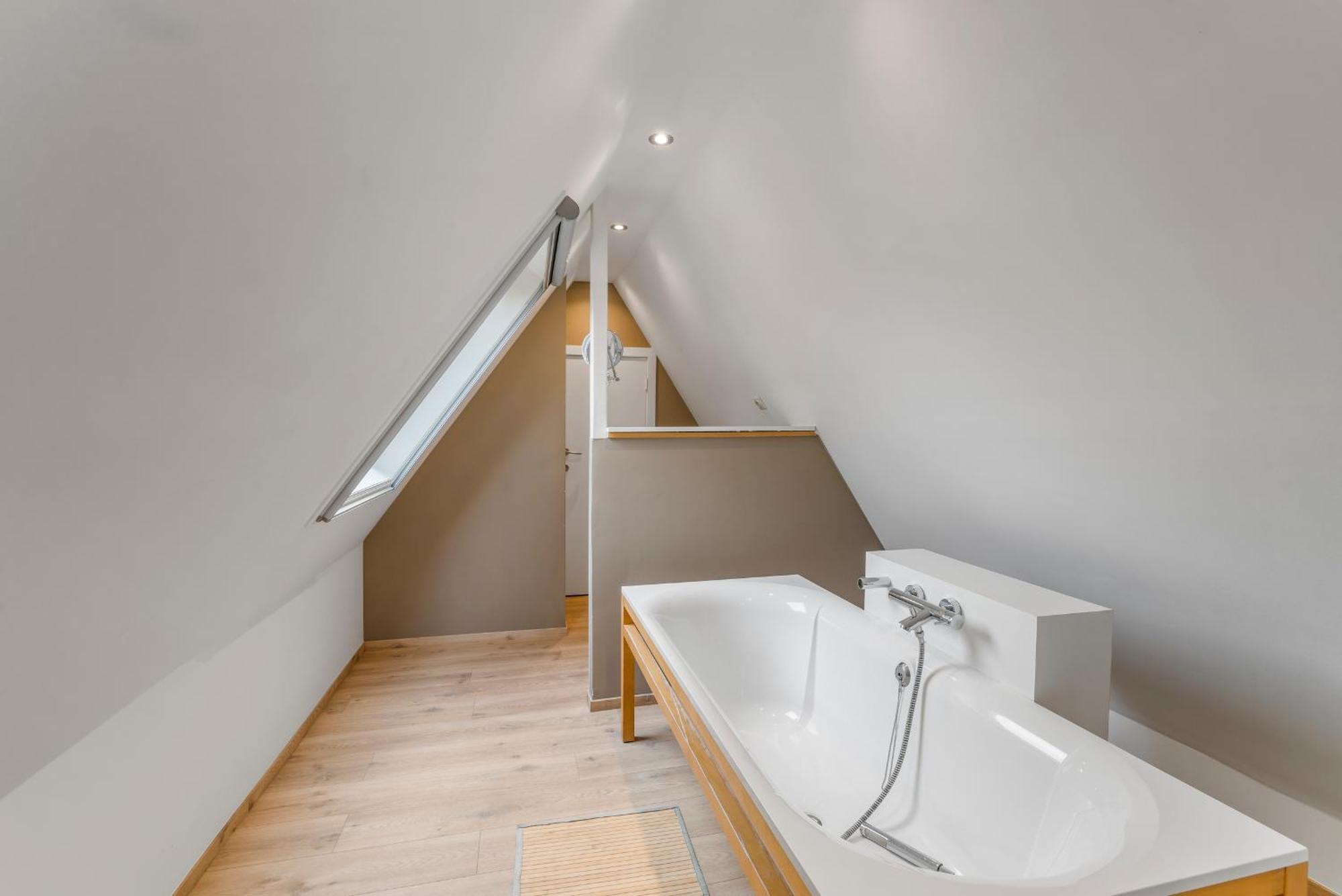 Brugse Charme Huis Met Tuin Aan Het Water 8P Bruges Exterior photo